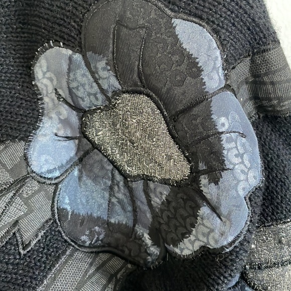 Vintage 90s Bonnie and Bill By Hollie Embroidered Knit Flower Sweater 0005 - Picture 9 of 10